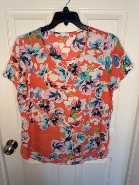 EUC Spense Coral Floral Short Sleeve Blouse with Blue & White Blooms